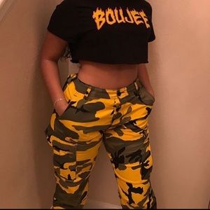 ZUMIEZ yellow baggy camo pants